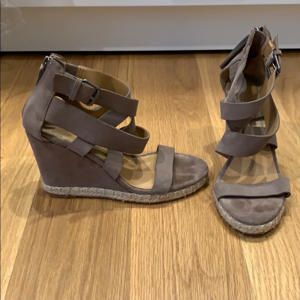 Dolce Vita suede wedge w espadrille detail size 8